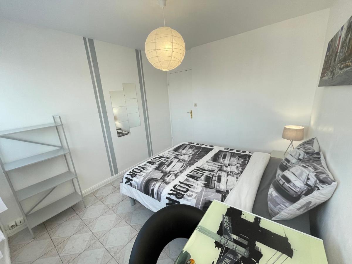 Chambre Privee En Colocation Dans Un Appartement Au Centre De Rillieux La Pape מראה חיצוני תמונה